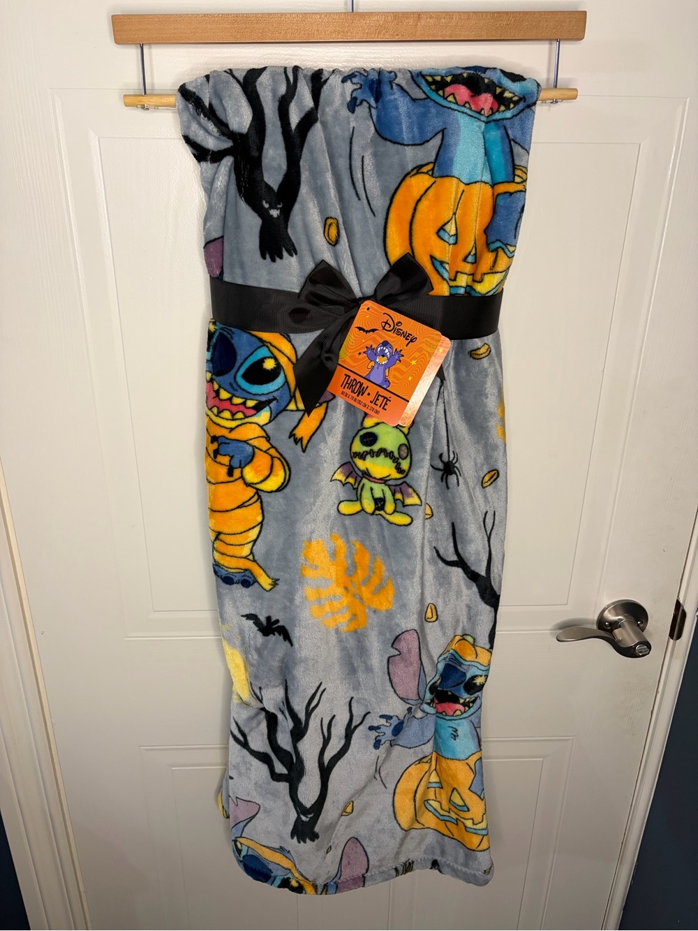 Disney Stitch Halloween Blanket Throw - Gray & Orange
